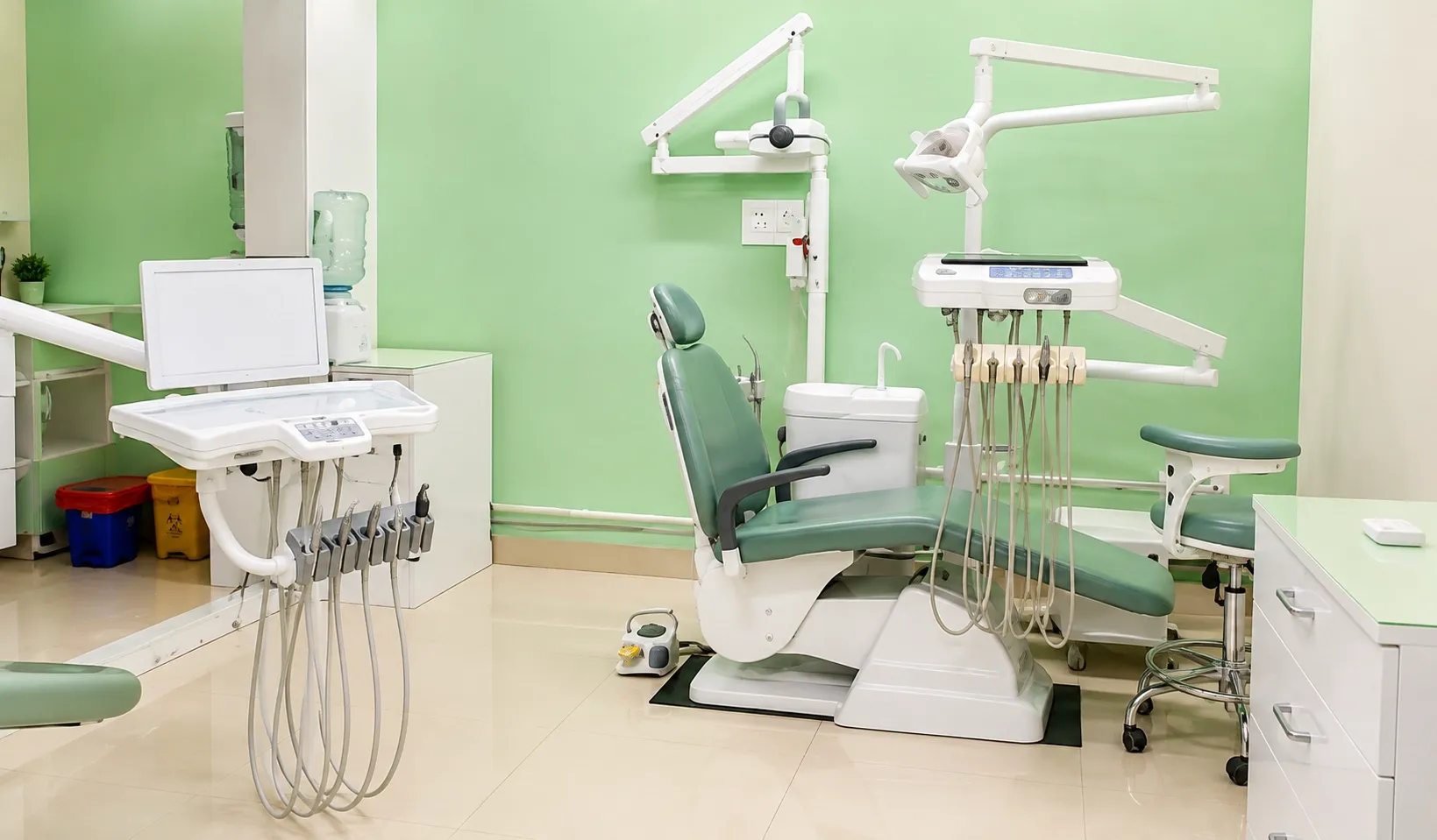 Treatment Operatory Green Chair Setup
